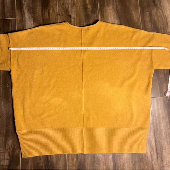 Beige Monochrome Fine Wool Sweater Cozy Warm for any occasion V-neck Long Sleeve - Picture 10 of 14